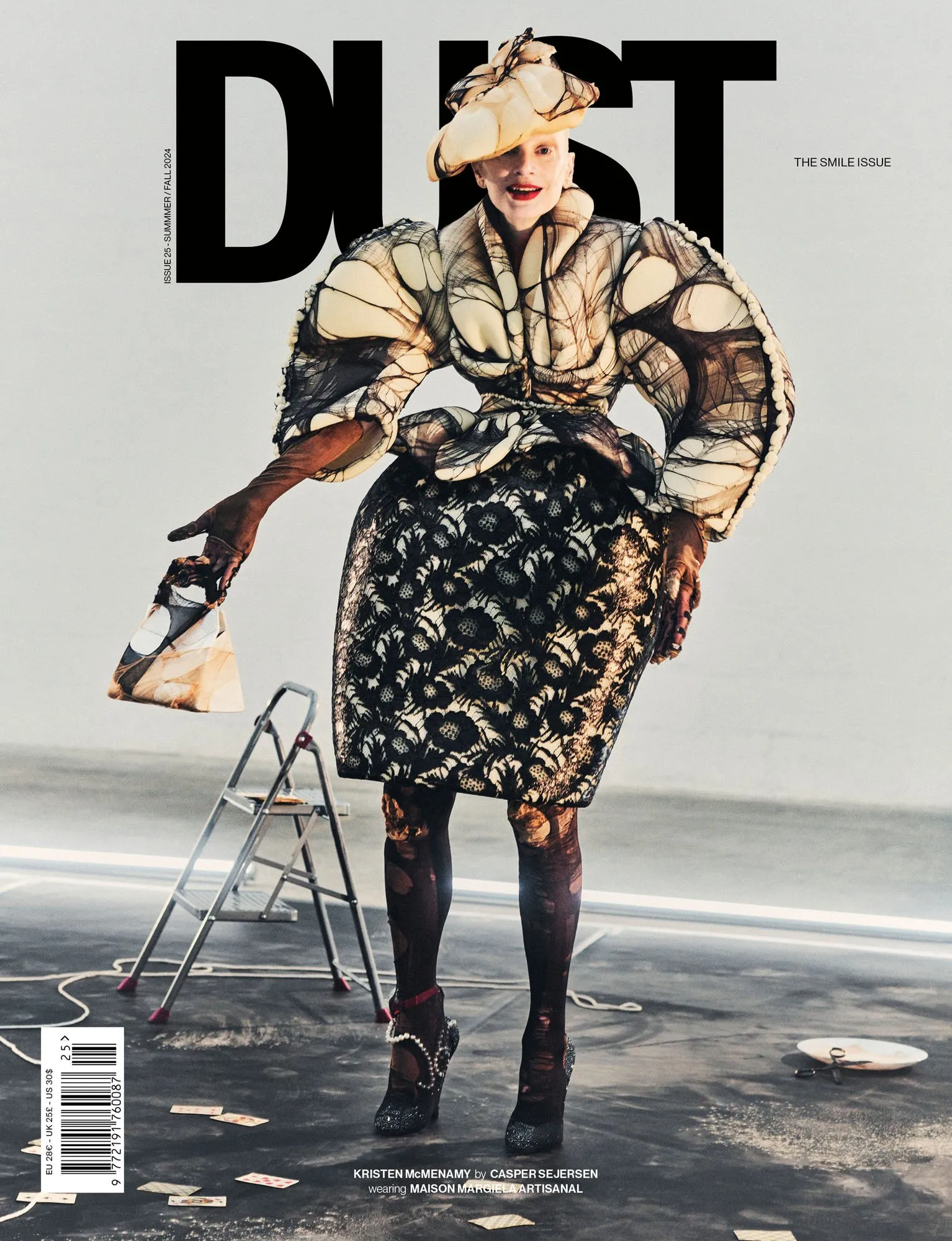 Dust #25 – The Smile Issue
