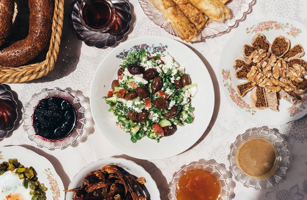 Mediterranea: Life-perfected Recipes from Grandmothers of the Mediterranean