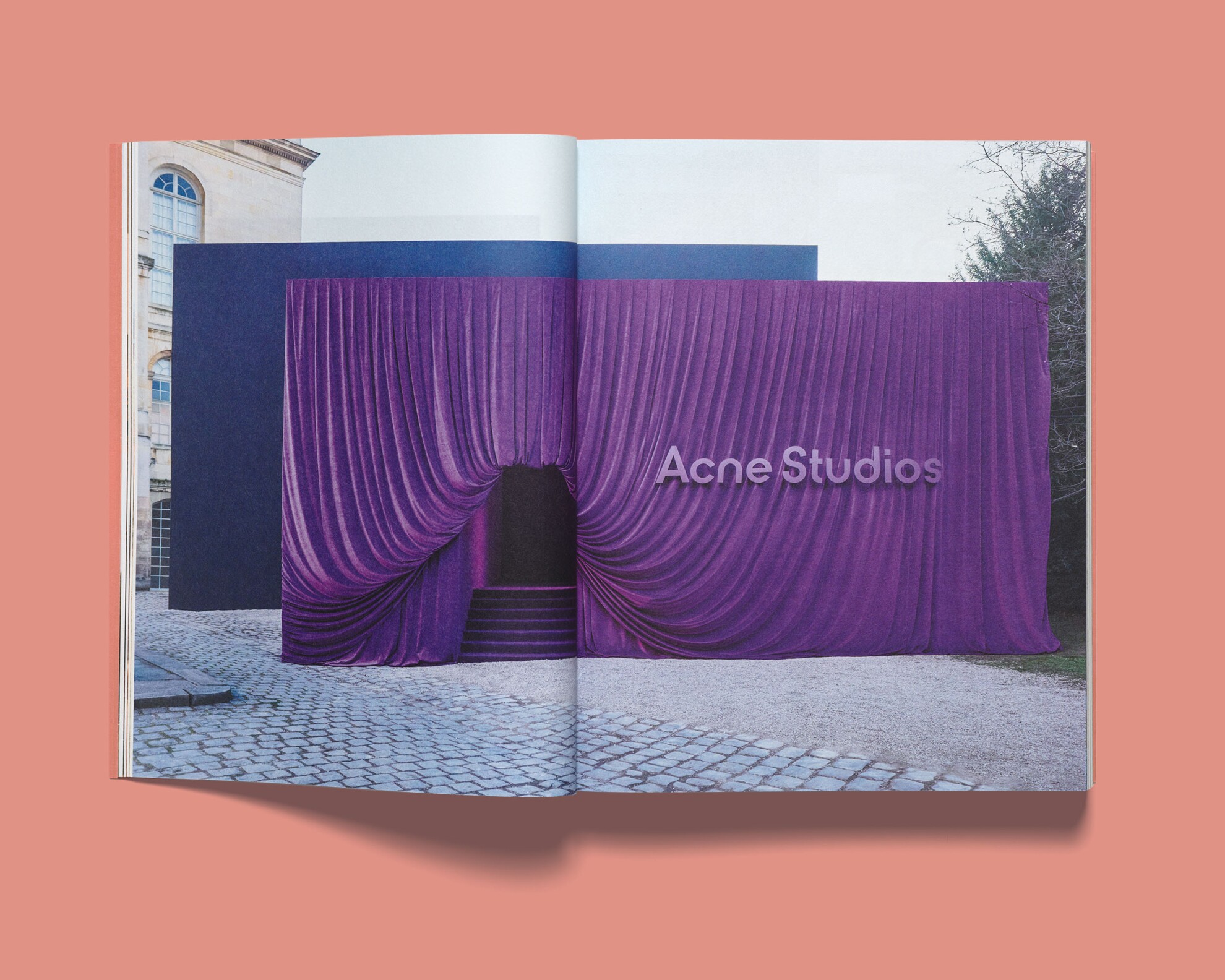 Acne Paper #21: Autoportrait